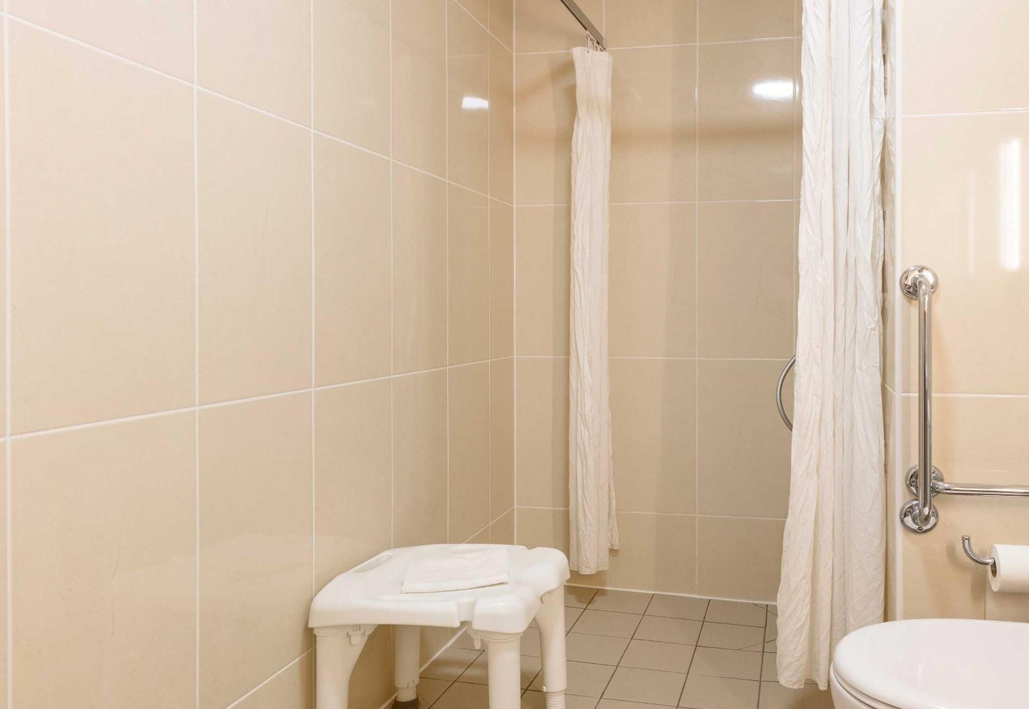 B&B HOTEL Toulouse Purpan Zénith Esterno foto